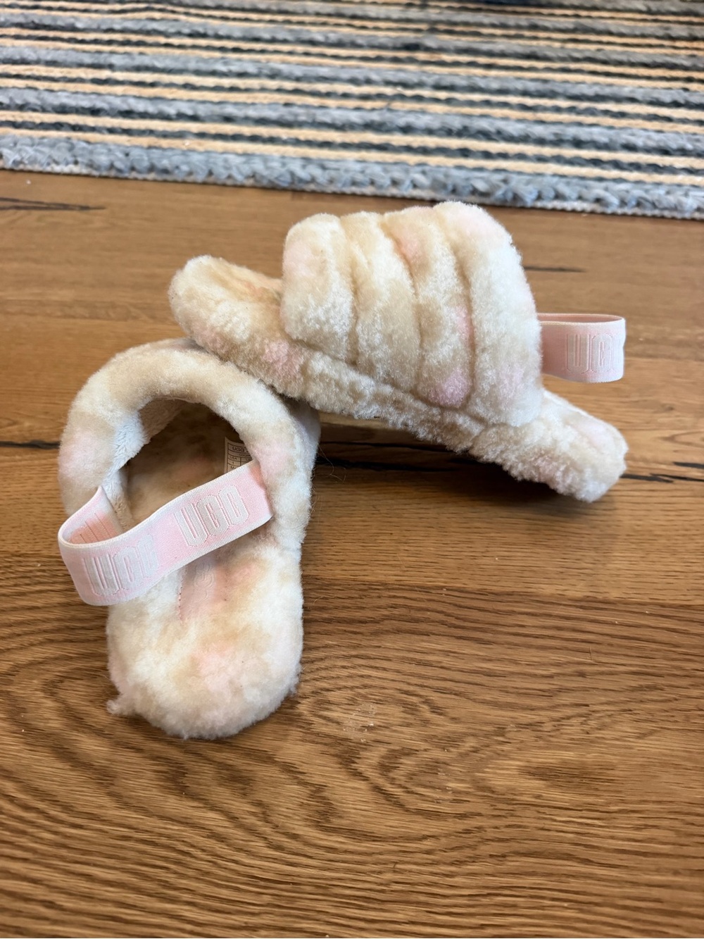 UGG Kids Plush Shearling Slide Sandals in Cream with Light Pink Accents